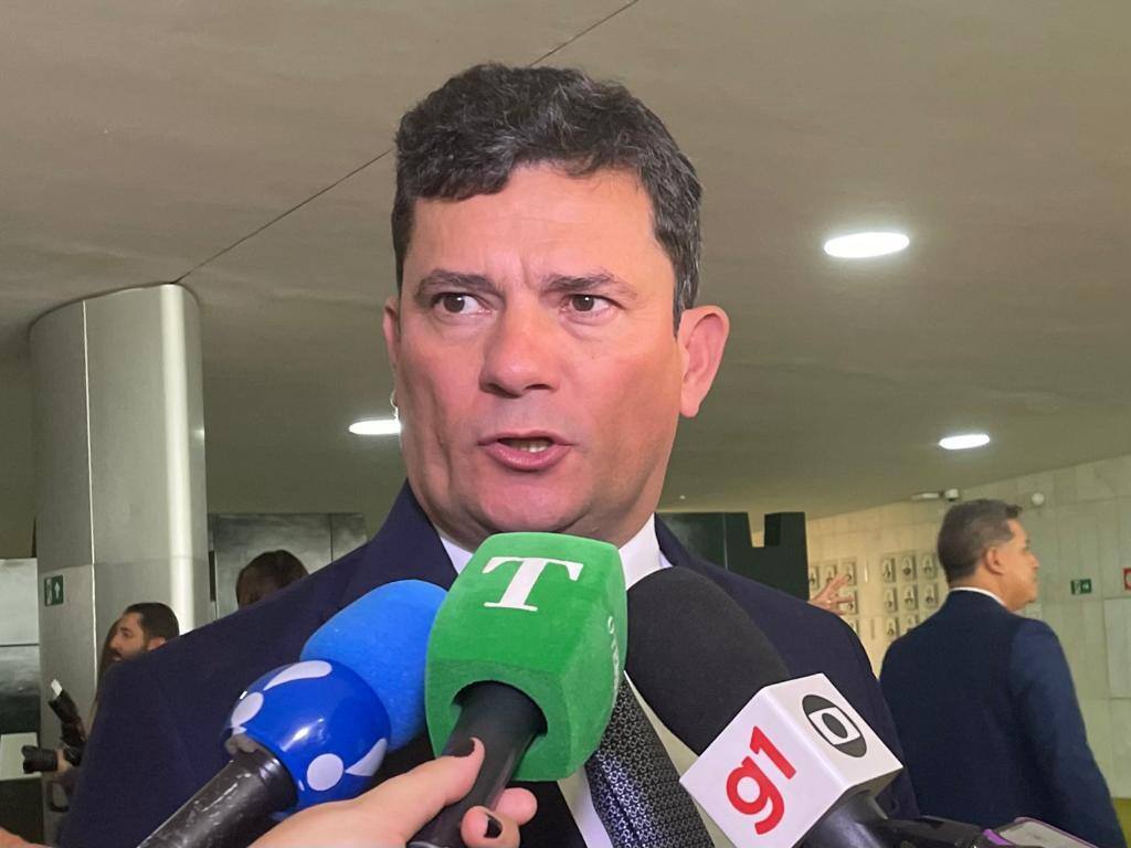 Sergio Moro criticou a decisão de Lula de escolher advogado pessoal para vaga no STF
