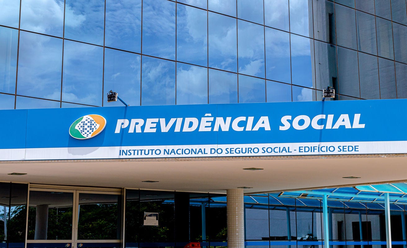 Facade of the headquarters building of the National Social Security Institute ( Instituto Nacional do Seguro Social ) - INSS, in the city of Brasilia, Brazilian capital.
