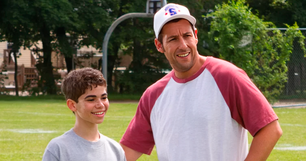 Cameron Boyce e Adam Sandler no filme Gente Grande