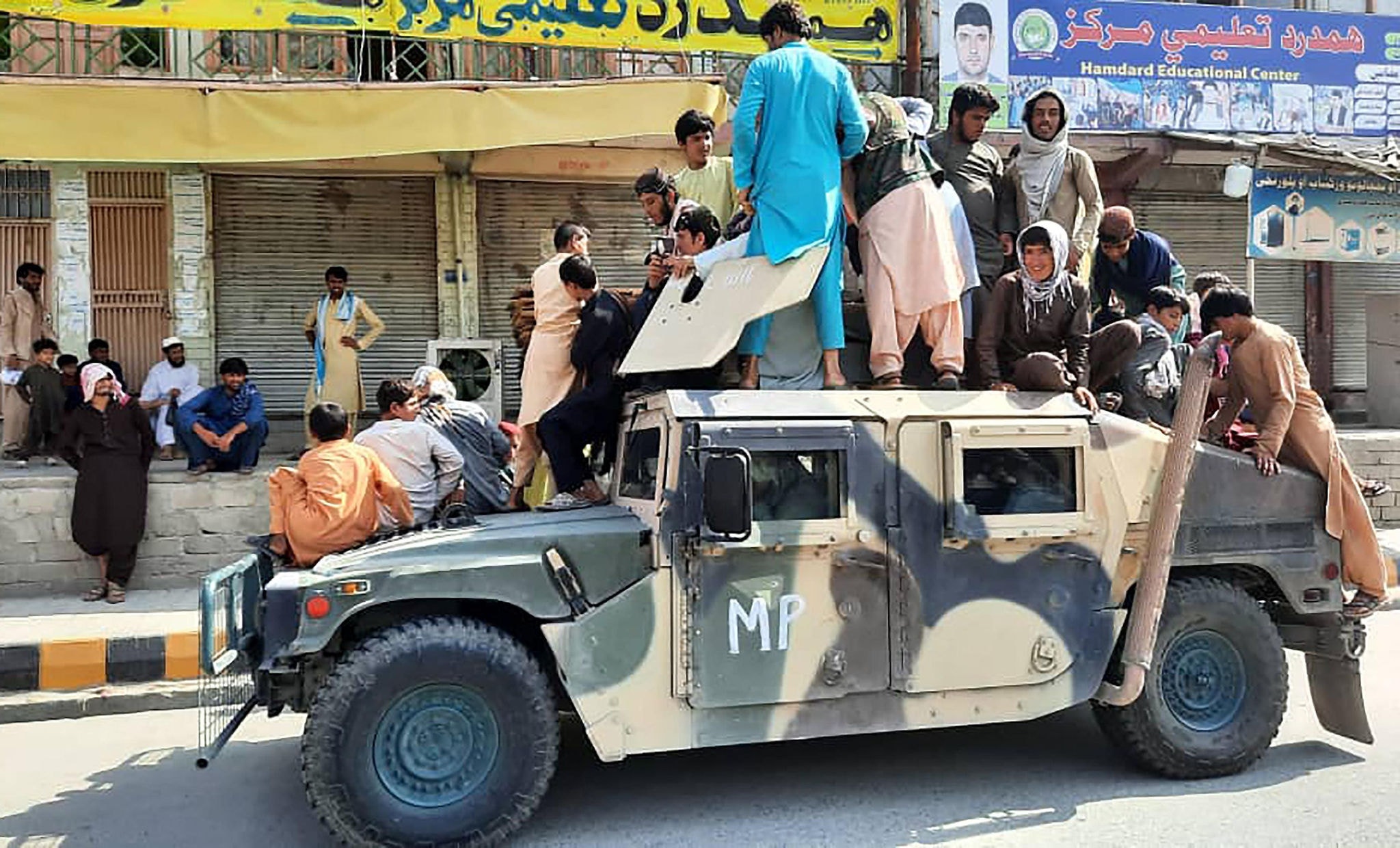 Anúncio das retiradas das tropas dos EUA deram início ao movimento que levou o Talibã a tomar o governo do Afeganistão