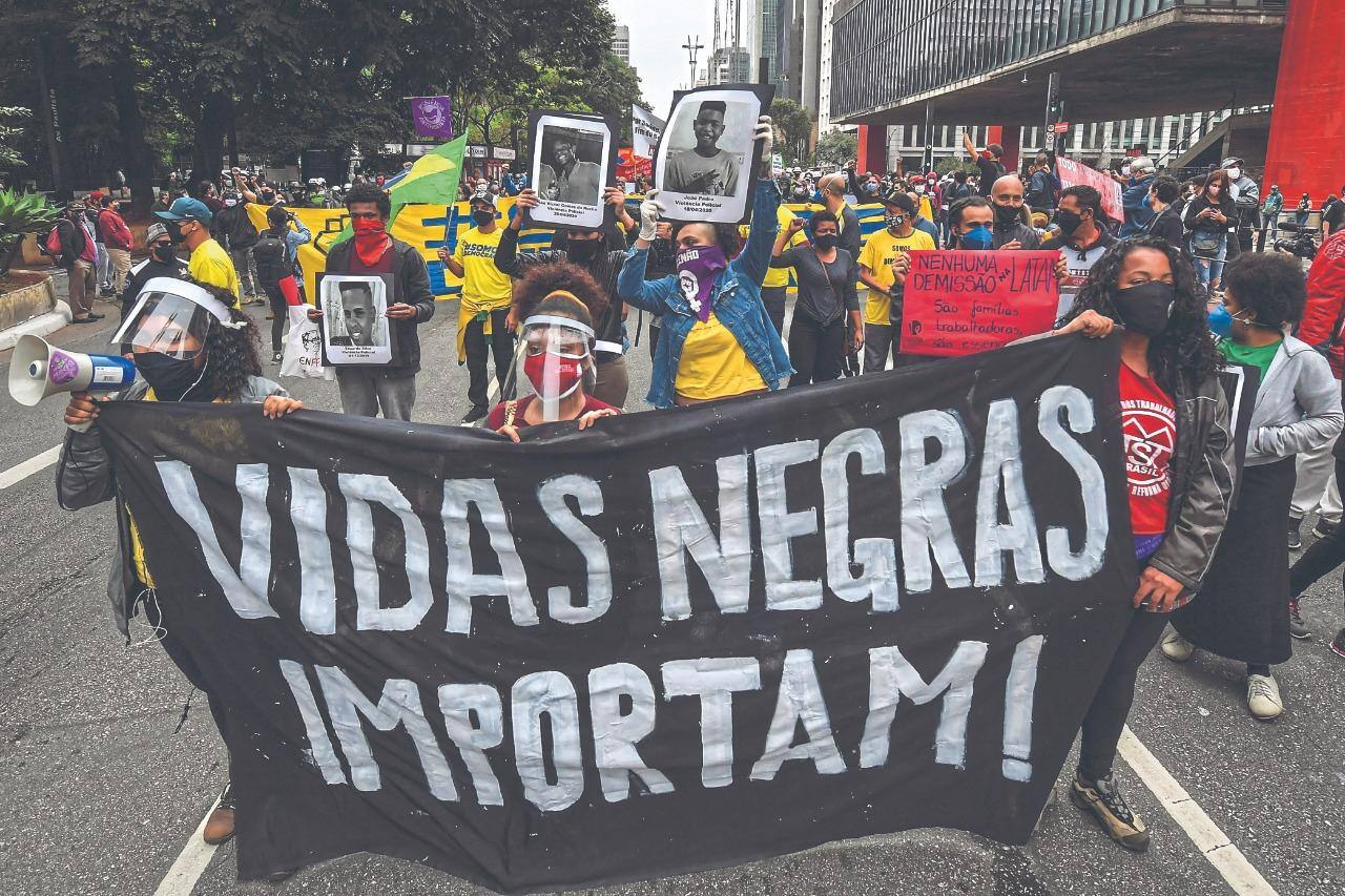 Buscas no Google, petições online e produção acadêmica mostra crescente interesse dos brasileiros por temas raciais