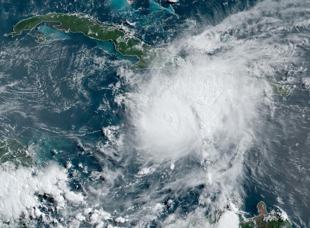 Imagem de satélite mostra furacão Beryl se aproximando da Jamaica
