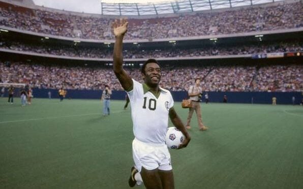 Pelé durante partida pelo Cosmos (Foto: Divulgação)
