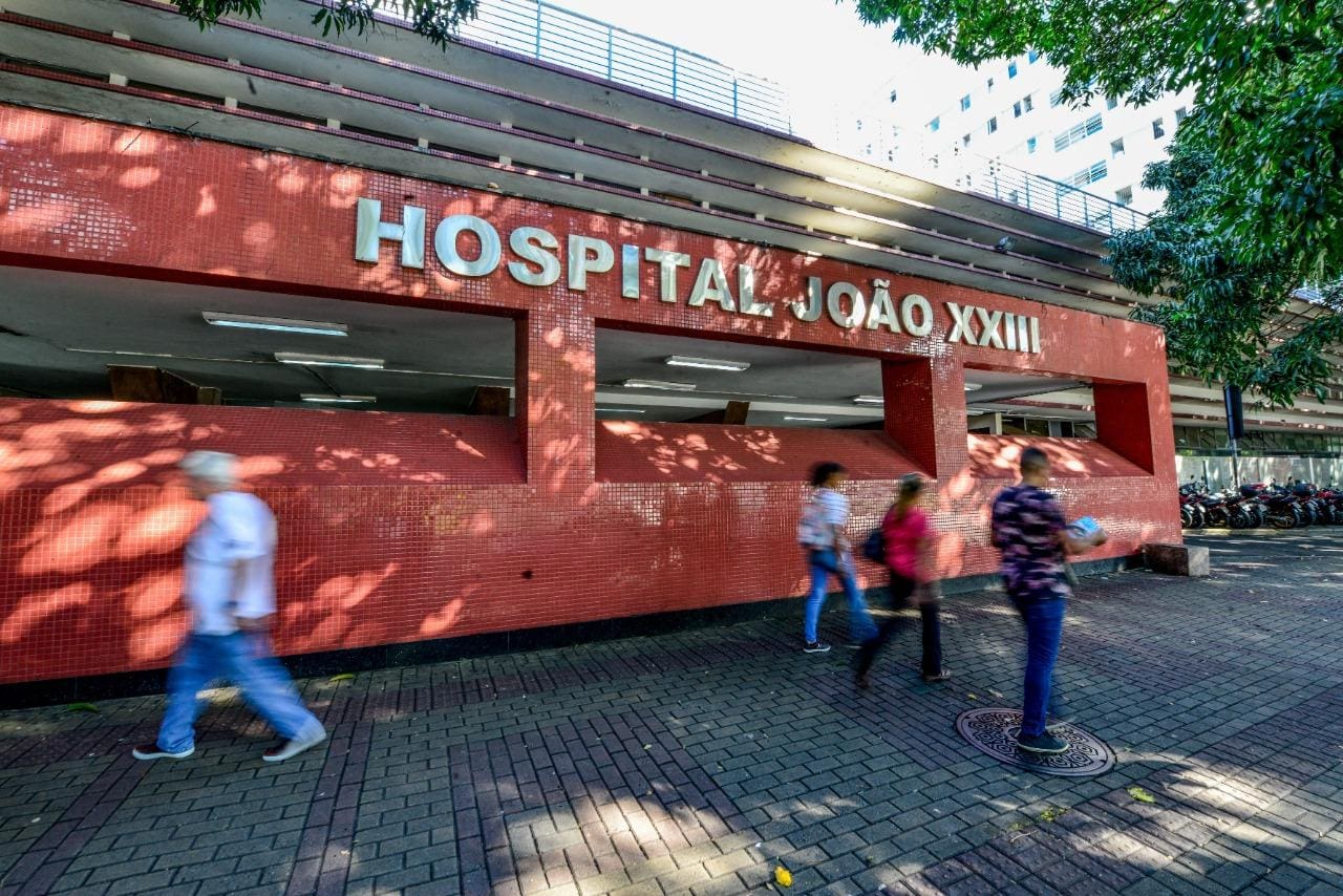 O ciclista foi socorrido consciente para o hospital João XXIII, em BH