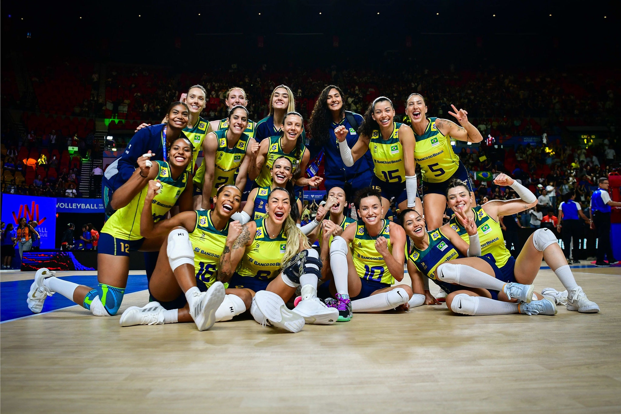Brasil de Zé Roberto mantém 100% de aproveitamento na Liga das Nações de Võlei Feminino 2024