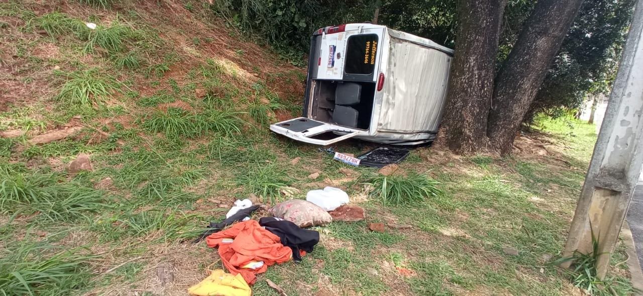 Acidente ocorreu na manhã desta sexta-feira (19 de abril), em Nova Lima