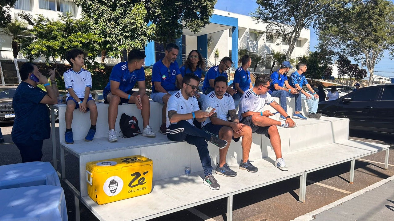 Clube montou uma estrutura para que os torcedores pudessem ver de perto os jogadores