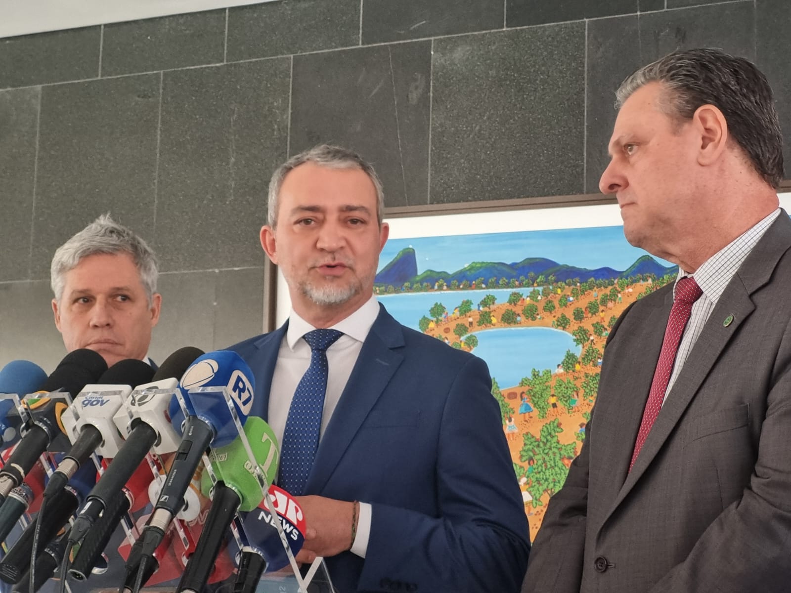 O presidente da Conab, Edegar Pretto, anunciou o cancelamento do leilão do arroz