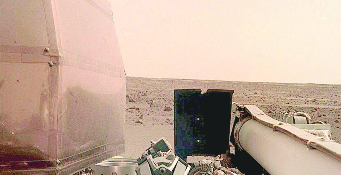Planeta Vermelho. Câmera no braço robótico da sonda InSight enviou imagem registrada nesta terça-feira