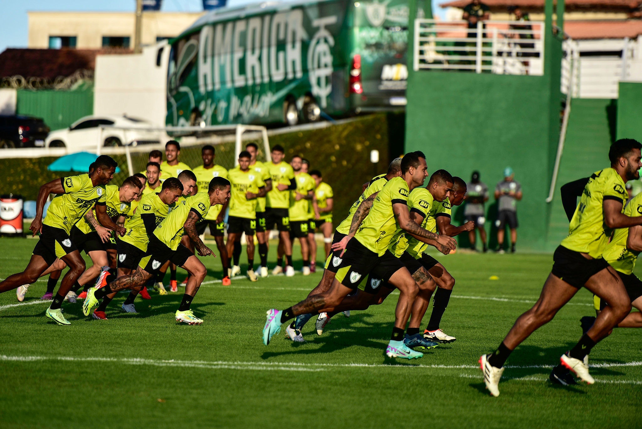 Com Moisés, o América se prepara para jogo contra o Santos na sexta-feira (24)
