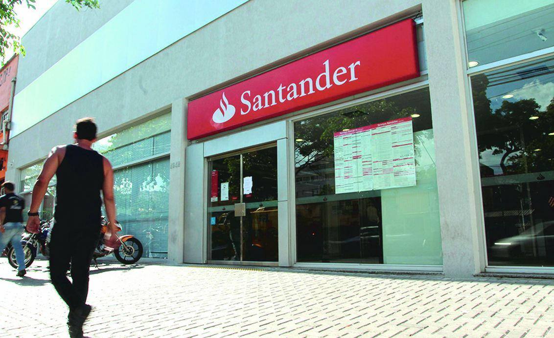 Pioneiro O Santander já concede o novo empréstimo, apenas a funcionários de empresas conveniadas