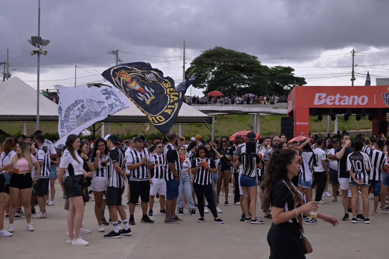Torcida do Galo em Fan Fest para final com o Flamengo