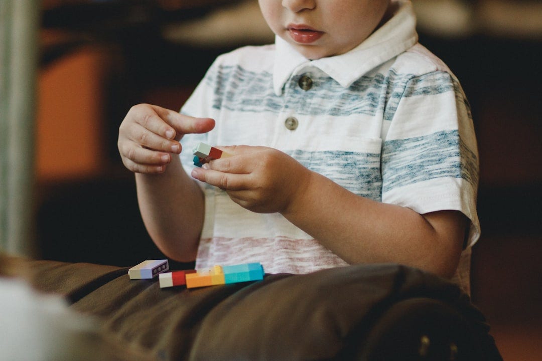Servidor com filho autista pode ter jornada reduzida sem desconto, diz TST 