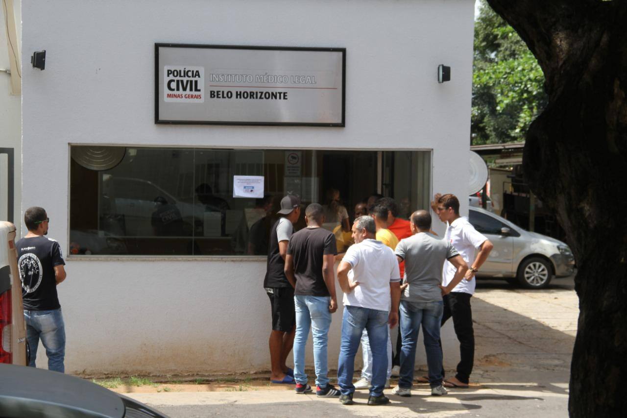 Movimentação no Instituto Médico-Legal em BH é intensa desde o rompimento da barragem