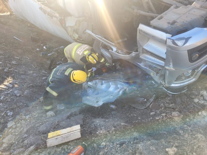 Motorista morre após tombamento de carreta na BR-251, próximo a Riacho dos Machados