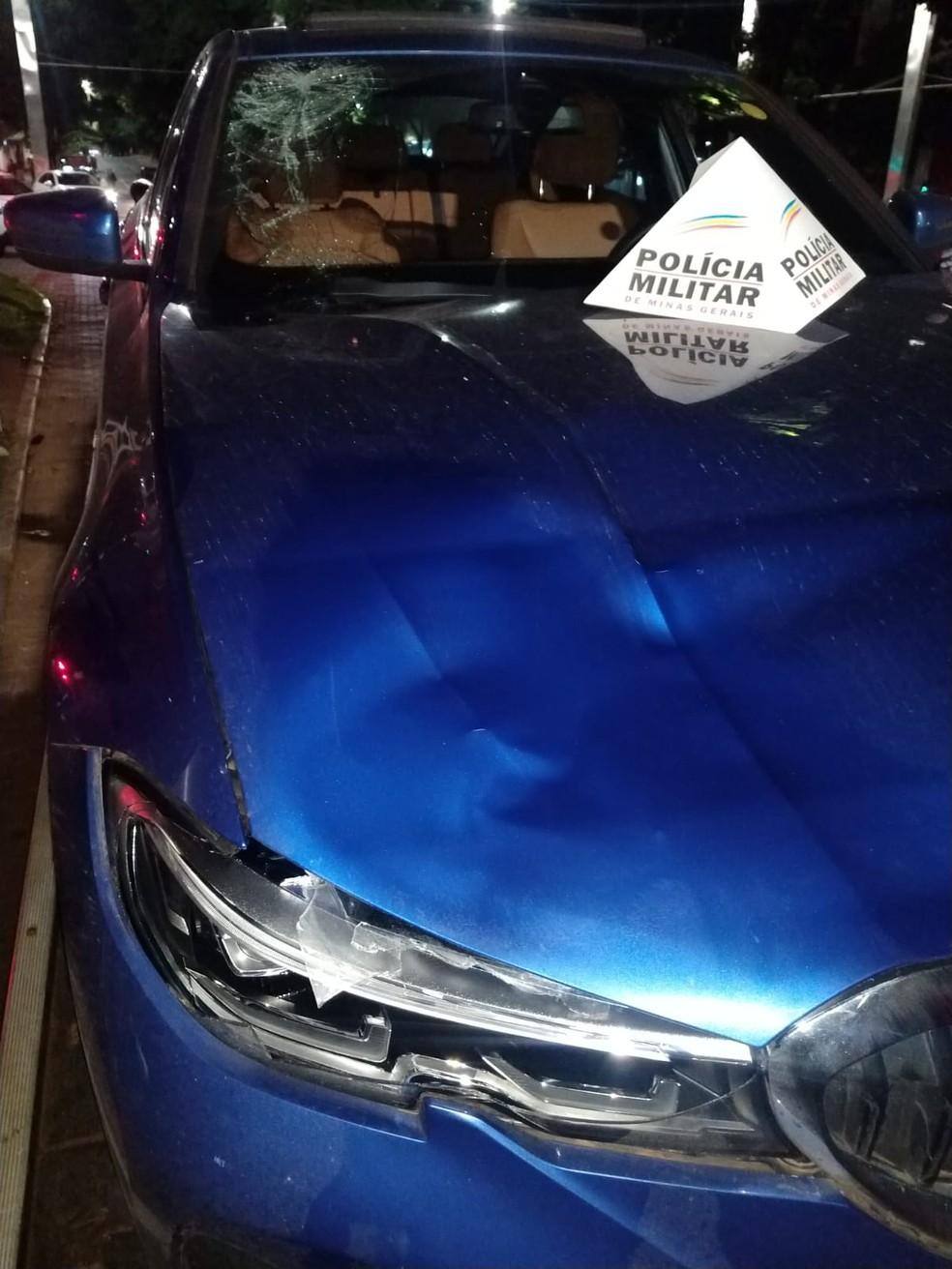 BMW azul foi apreendida