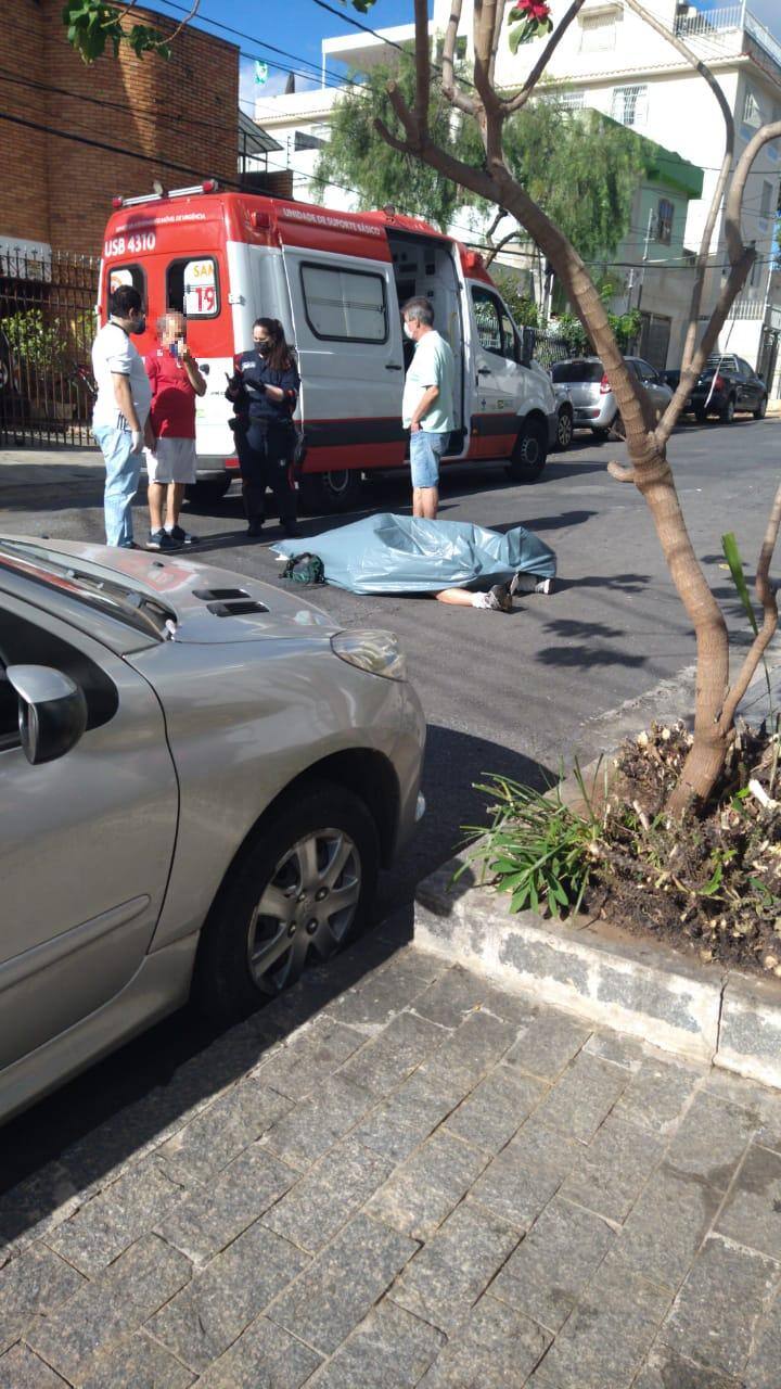 Corpo do idoso foi levado para o IML, em Belo Horizonte