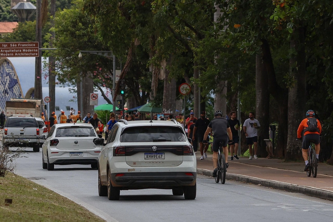 Nesta quinta (1º), dia do Trabalhador, reportagem flagrou diversas situações perigosas na orla da lagoa
