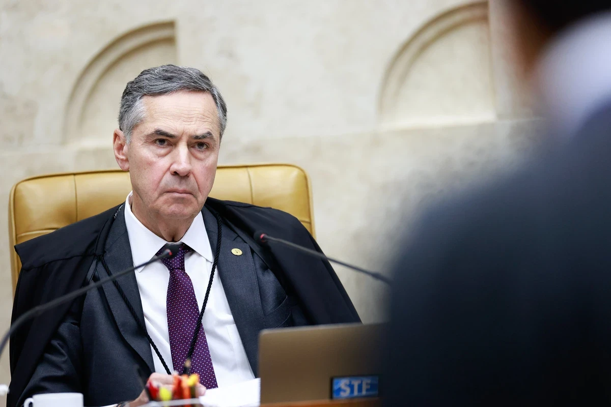 Barroso defende regulamentação das mídias digitais