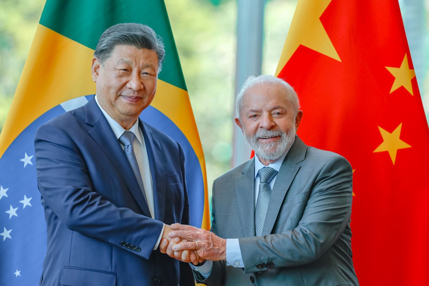 Crise com Trump aproxima ainda mais Lula do presidente chinês, Xi Jinping