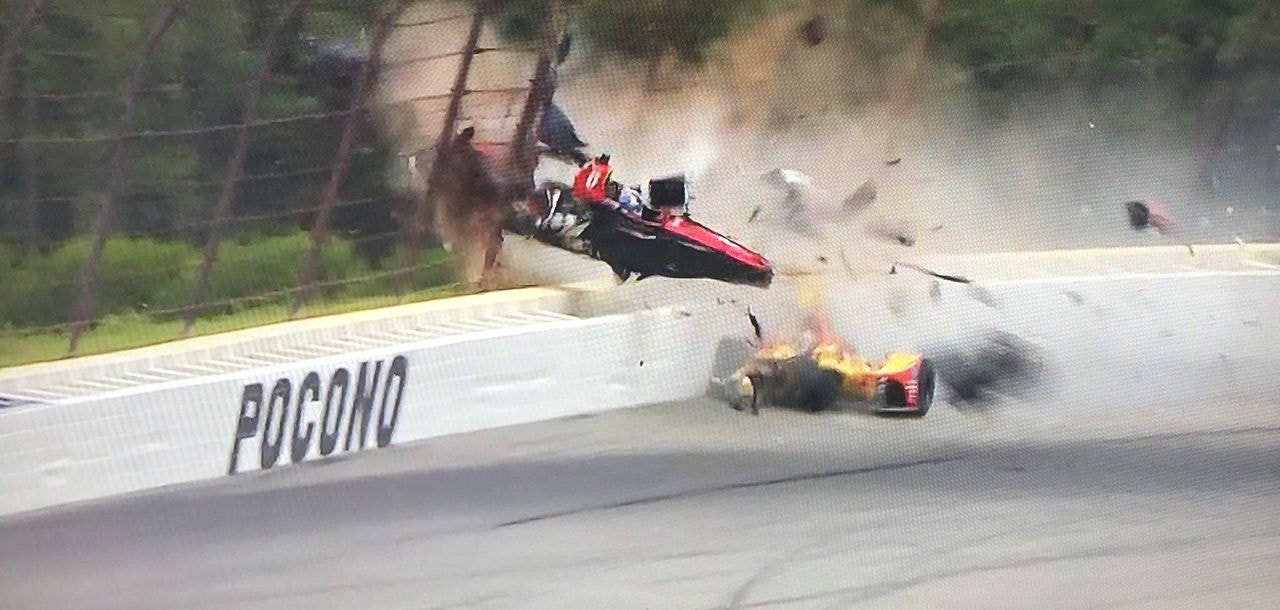 Robert Wickens e Ryan Hunter-Reay protagonizaram um acidente assustador na Fórmula Indy
