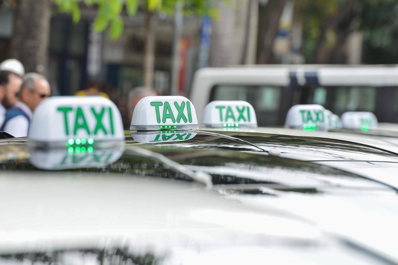 Taxistas protestam contra mudança de endereço do Ipem-MG