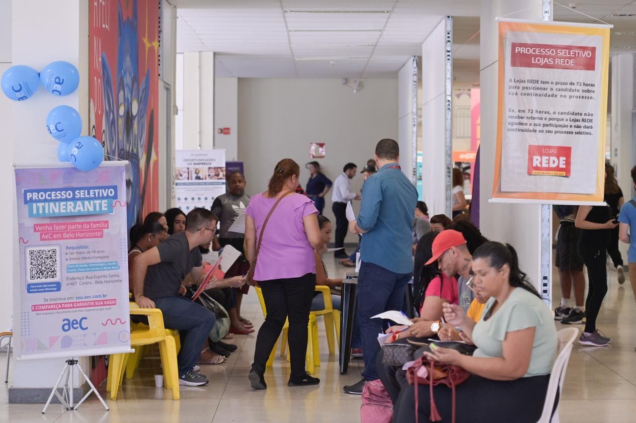 Feirão de Empregos da Prefeitura de Belo Horizonte atrai milhares de pessoas da Grande BH