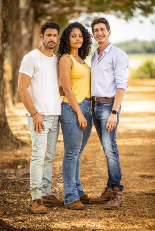 Cauã Reymond, Barbara Reis e Johnny Massaro