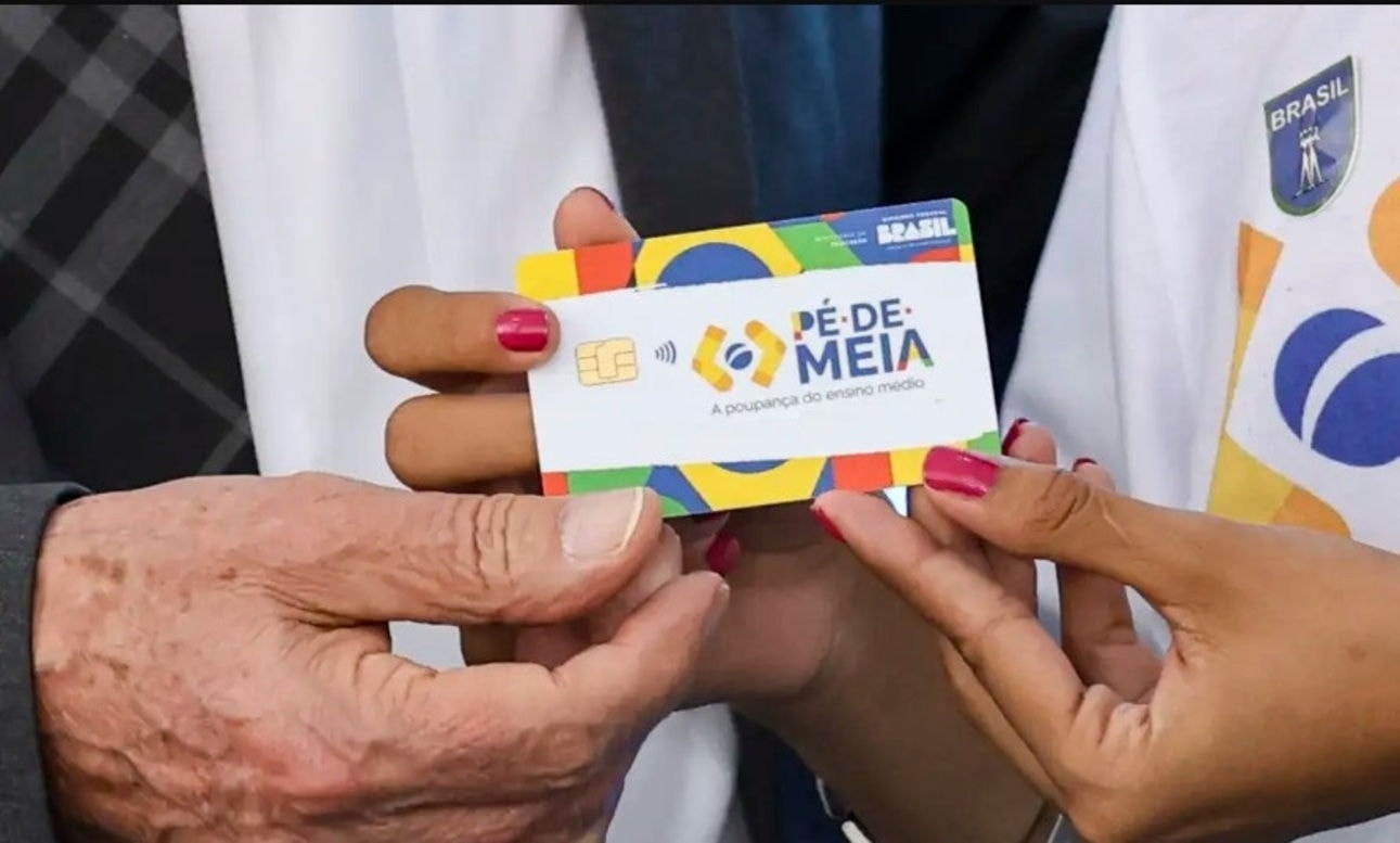 O Pé-de-Meia é um programa de incentivo financeiro-educacional voltado a estudantes matriculados no ensino médio público