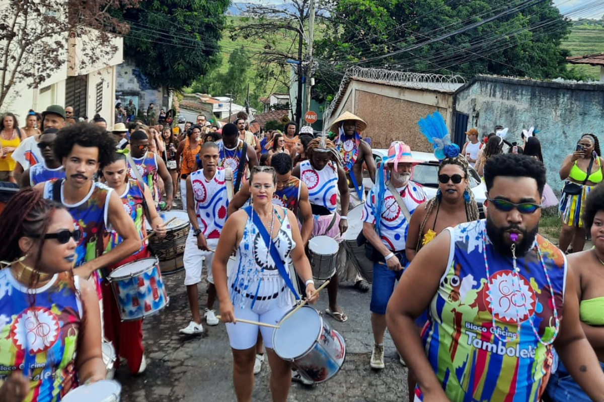 Bloco tem 25 anos de história e resistência em BH