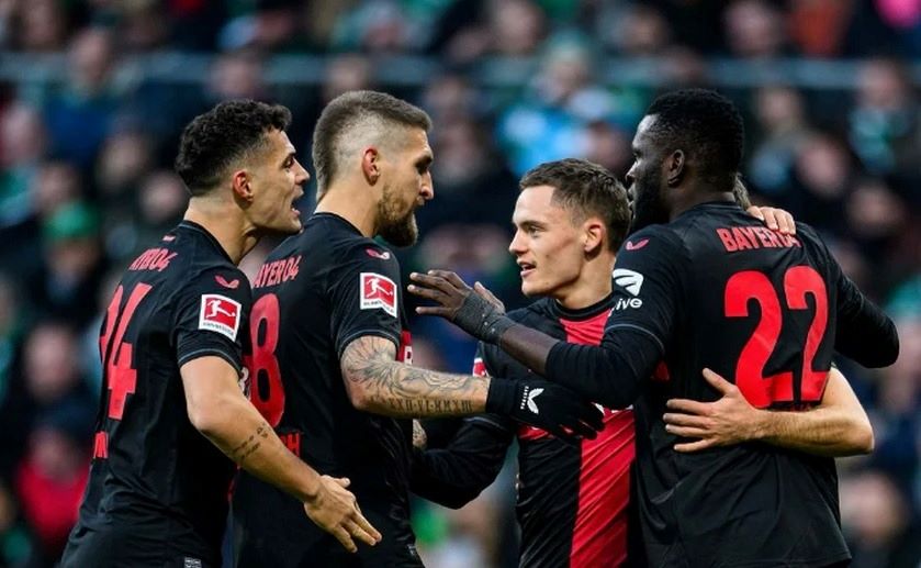 Leverkusen vence e é o primeiro time a terminar o Campeonato Alemão invicto 