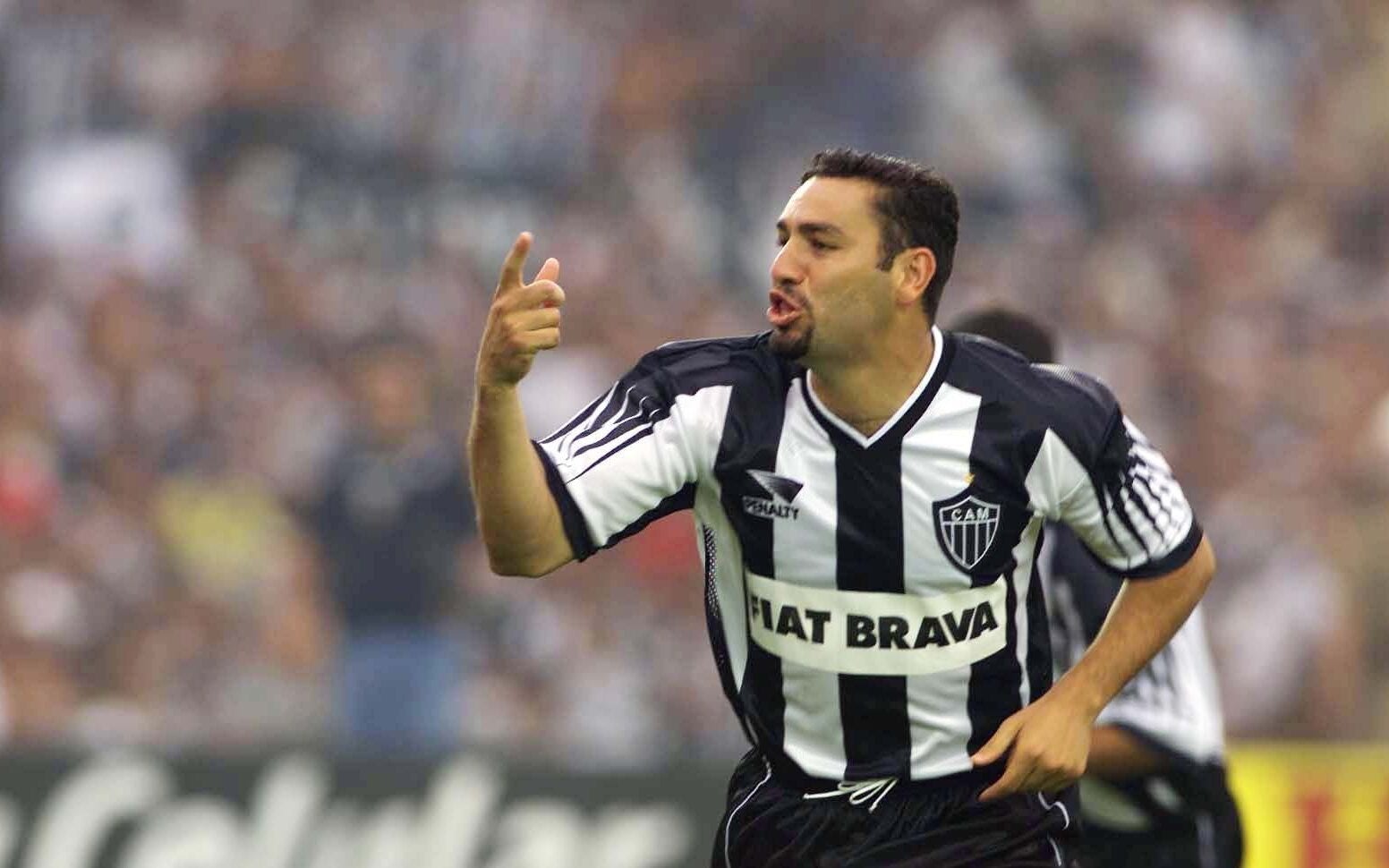 Guilherme em ação pelo Atlético-MG, onde marcou história como um dos maiores artilheiros do clube. (Foto: Atlético-MG)