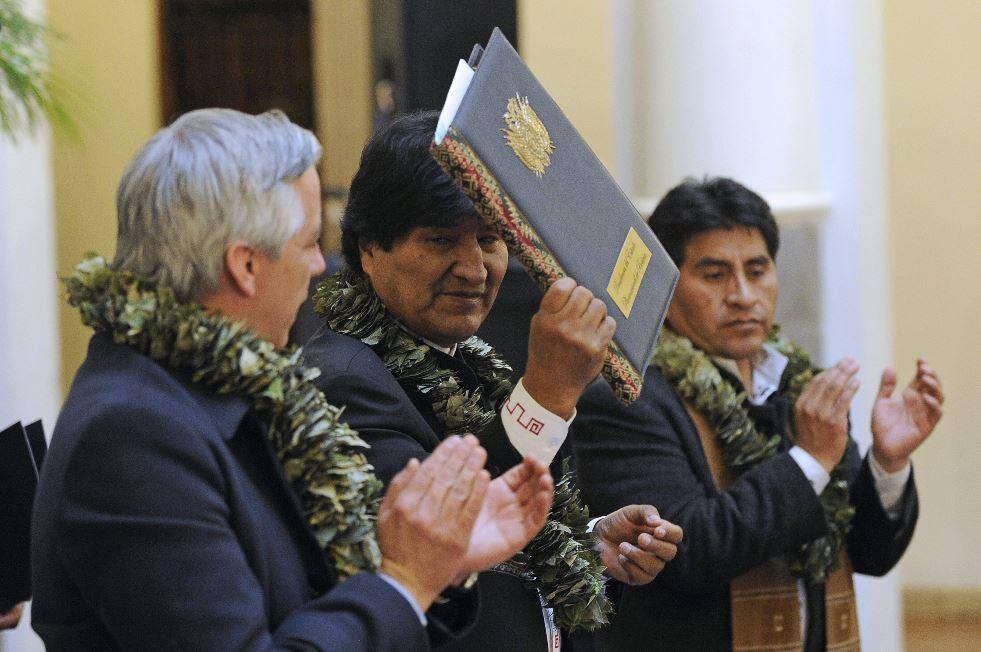 O Prêmio Nobel da Paz de 1980, Adolfo Pérez Esquivel, escreveu uma carta ao Comitê do Nobel, sugerindo o nome de Evo Morales