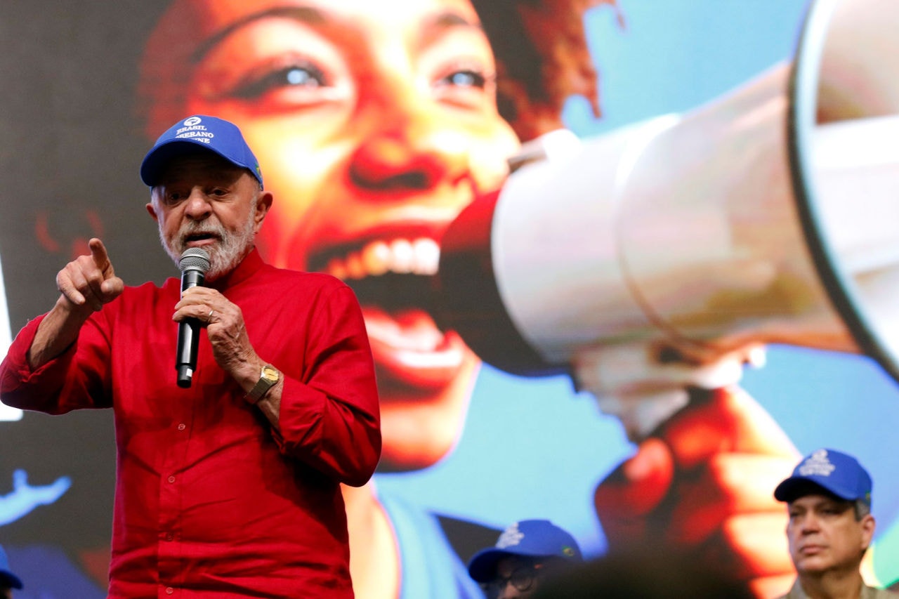 Presidente Lula volta a criticar o clã Bolsonaro por atuação nos EUA contra o Brasil