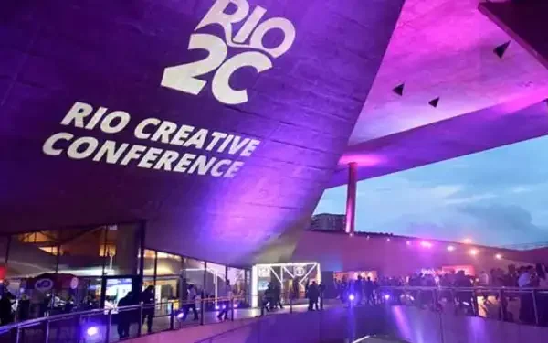 Fachada principal do evento, na Cidade das Artes (Foto: Reprodução/RIO2C)