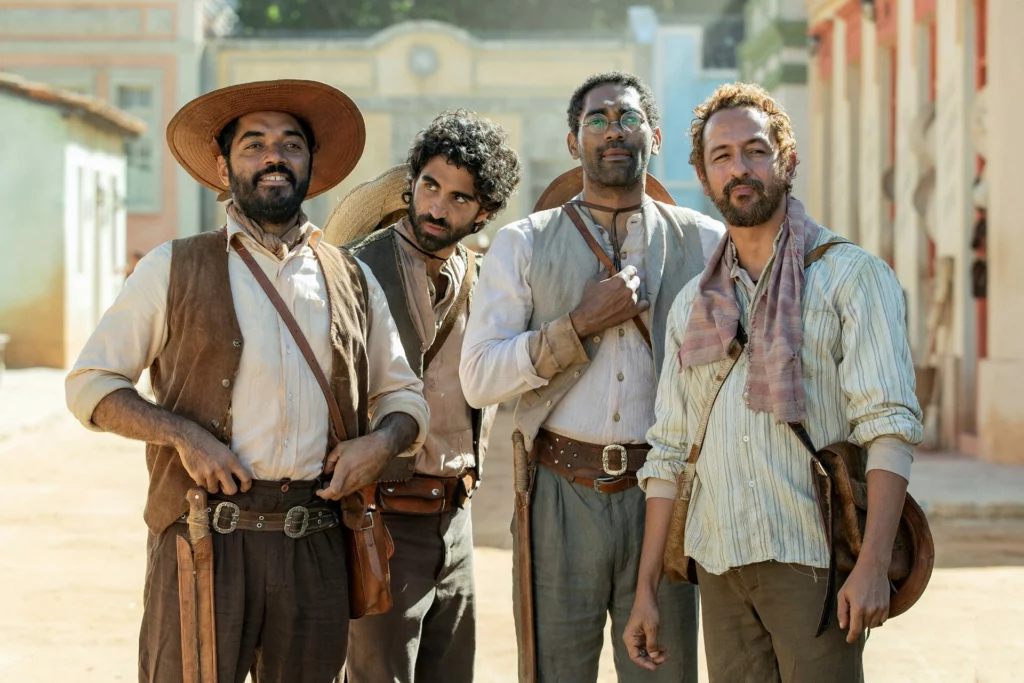 Josué (Thomás Aquino), Sabiá (Vitor Sampaio), Crispino (Ítalo Martins) e Arduíno (Irandhir Santos) em Guerreiros do Sol