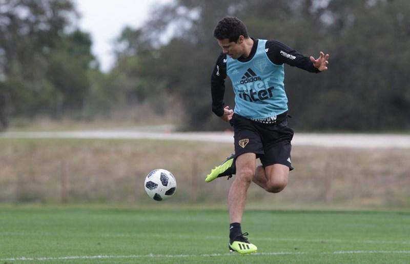 No lugar de Hernanes, Jardine deverá escalar Nenê, que treinou nesta semana pelo temor da comissão técnica de não contar com o meia