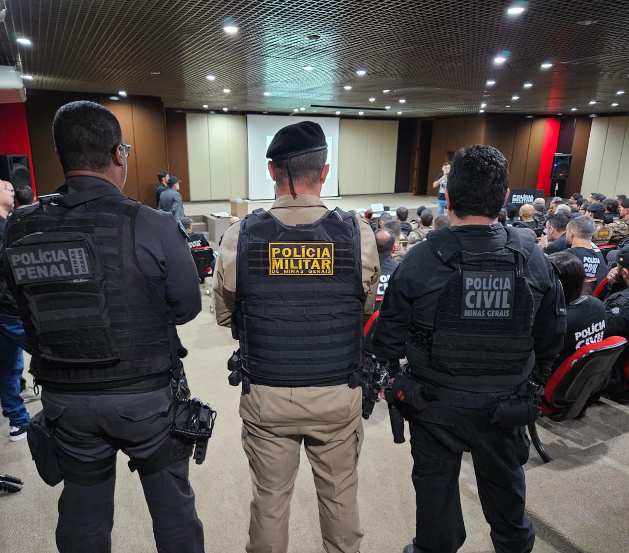 Megaoperação contou com a presença das polícias Civil, Militar e Penal de Minas Gerais; 35 suspeitos foram presos na ação