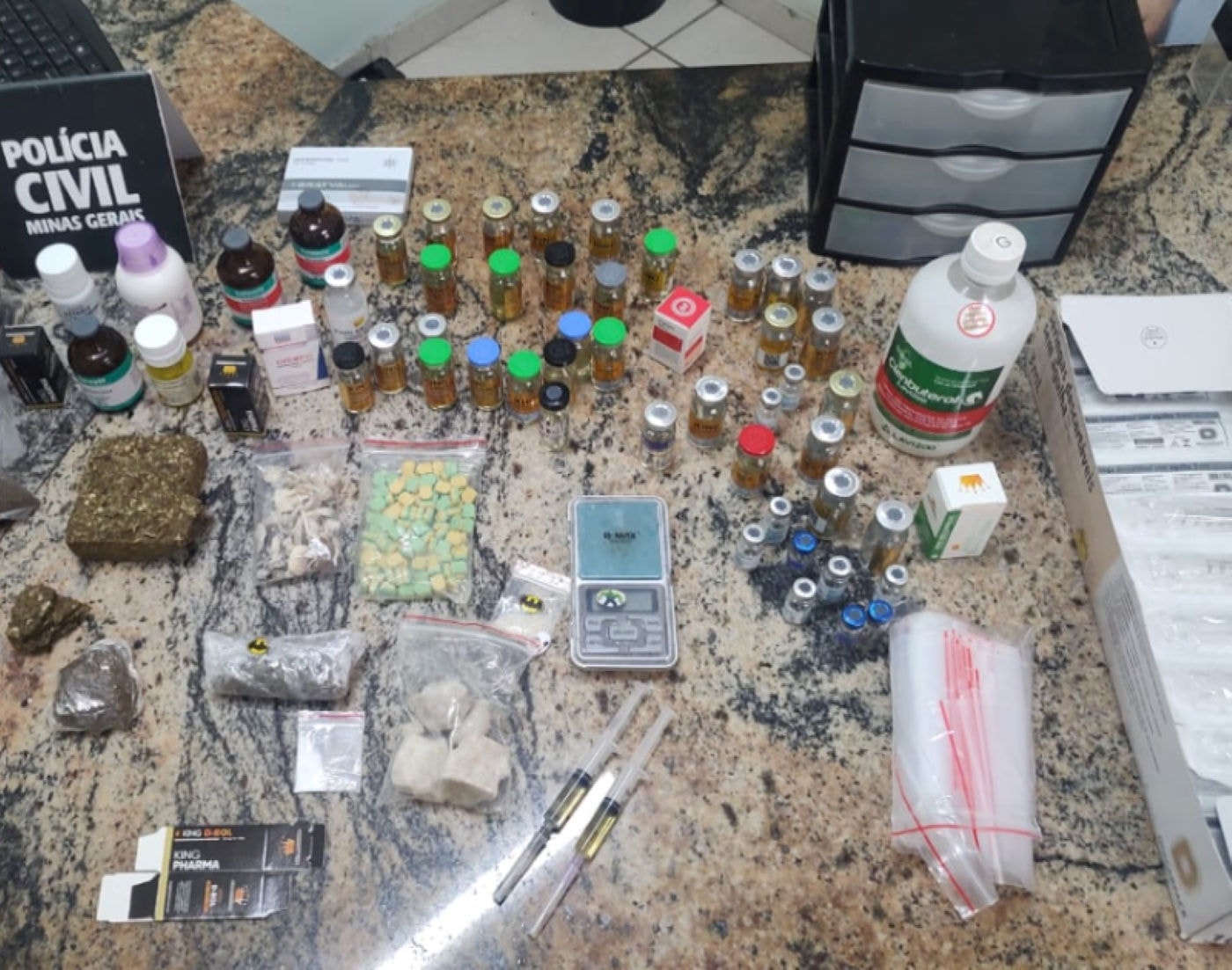 Polícia Civil prendeu suspeito e apreendeu ecstasy que foi entregue 'por correspondência' no Jardim Guanabara