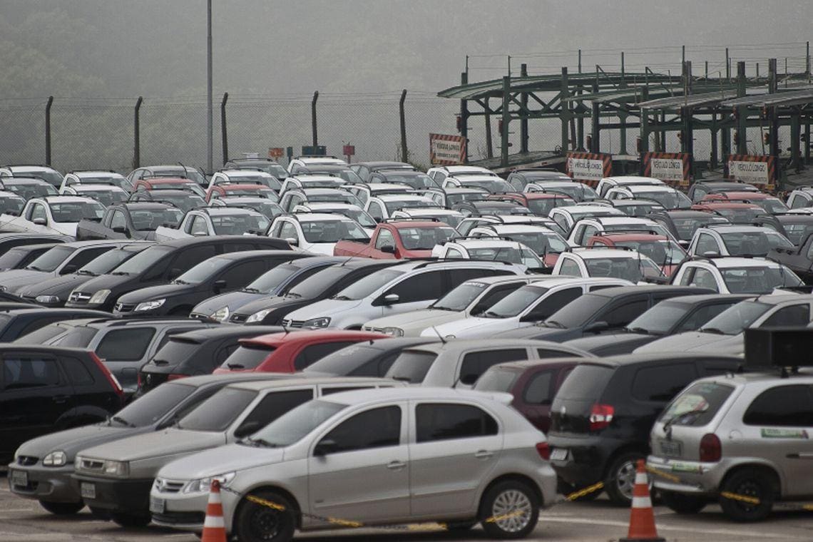 carros veículos emplacamento