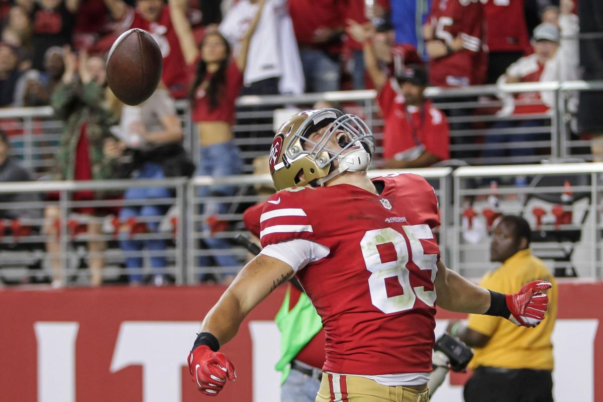 George Kittle, Tight End da NFL, fala sobre a valorização da posição na liga. Na foto, está comemorando após um touchdown
