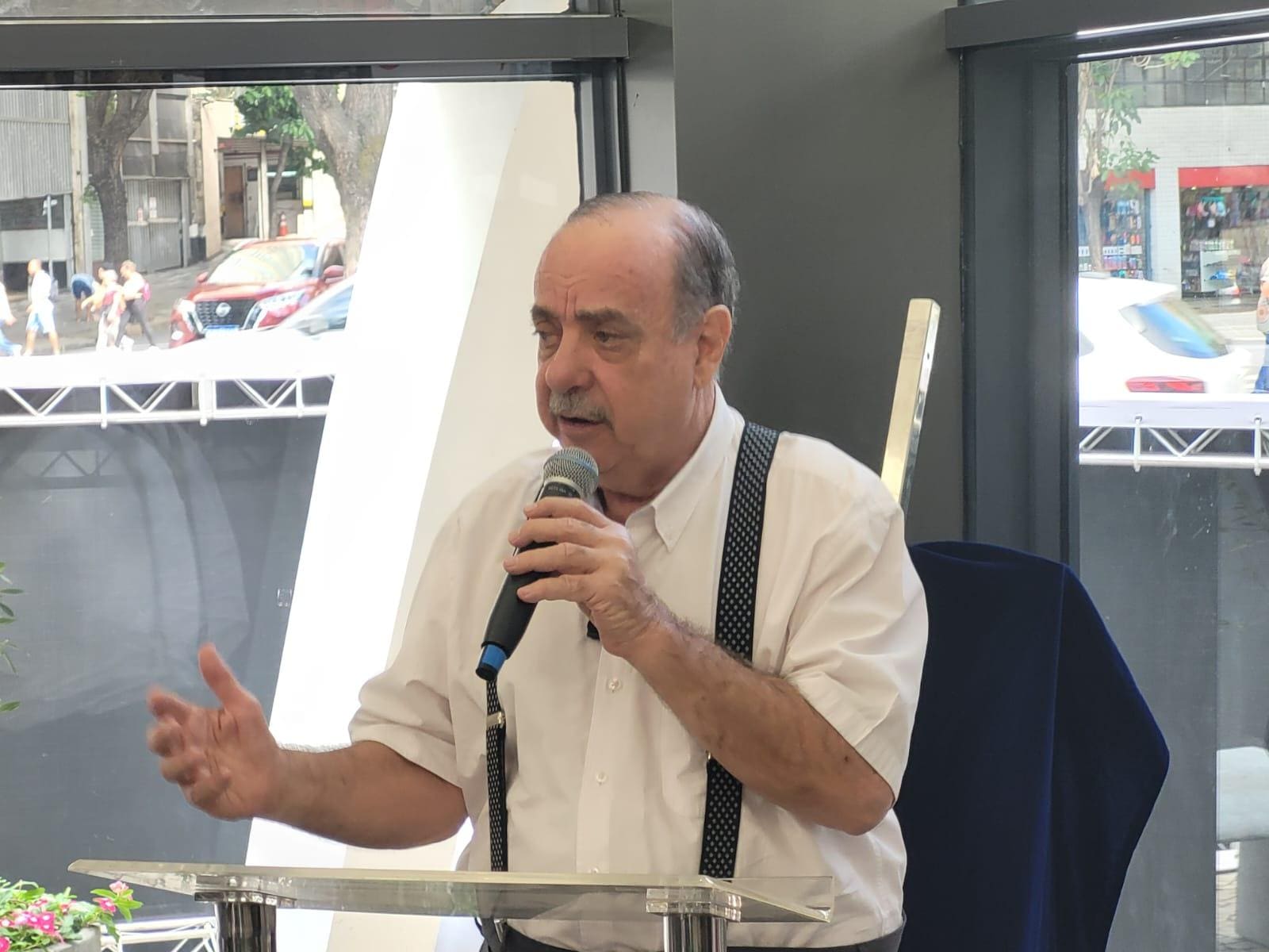 Prefeito de BH garantiu que não pretende demitir grupo que atua sob influência de Marcelo Aro (PP)