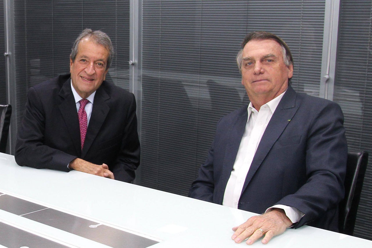 Valdemar Costa Neto e Jair Bolsonaro na sede do PL, em Brasília