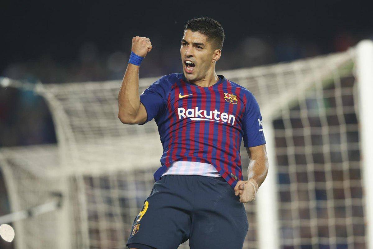 Barcelona vence Sevilla e vira líder; Messi machuca e preocupa