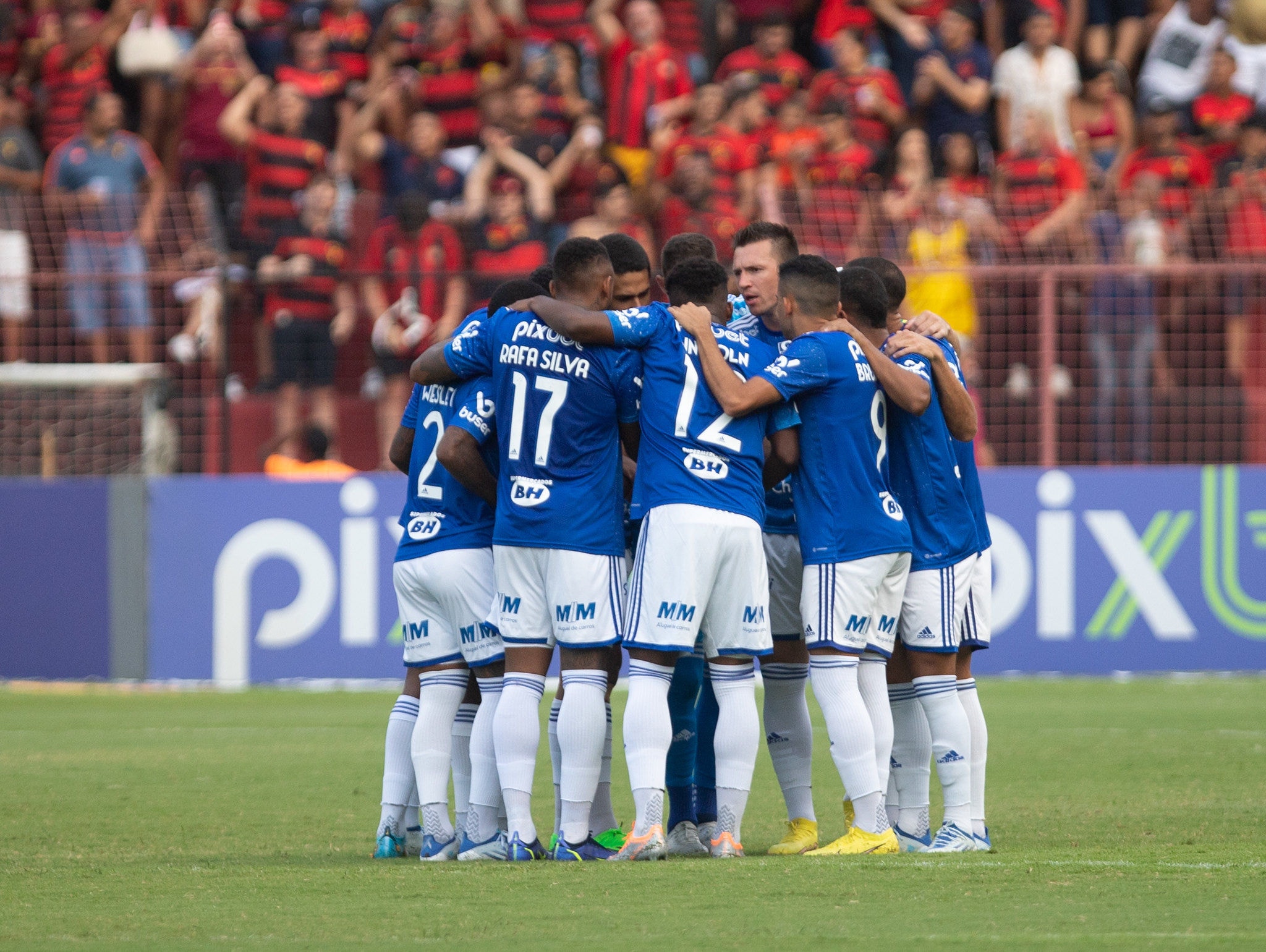 Sport e Cruzeiro se enfrentaram na Ilha do Retiro pela última vez em 2022, pela Série B daquela temporada