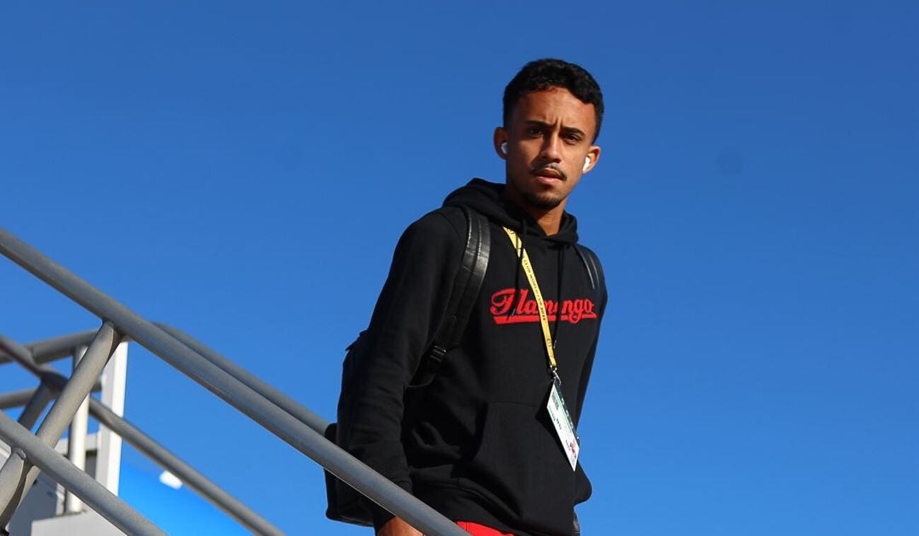 Canhoto de 19 anos esteve com a delegação na Copa do Mundo de Clubes