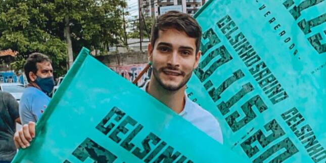 Após apenas seis meses em um cargo comissionado na Telebras, o sobrinho do Ministro do Turismo, Celso Sabino, foi promovido e teve aumento salarial