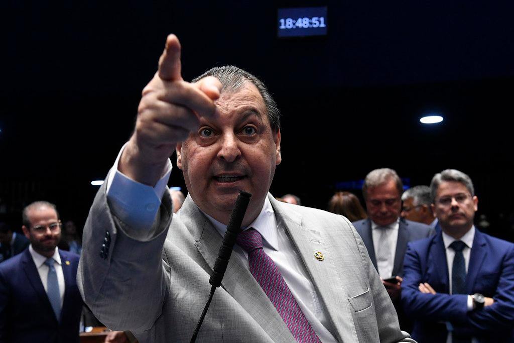 Omar Aziz em pronunciamento no plenário do Senado: Bolsonaro disse que o senador havia “respondido por pedofilia”