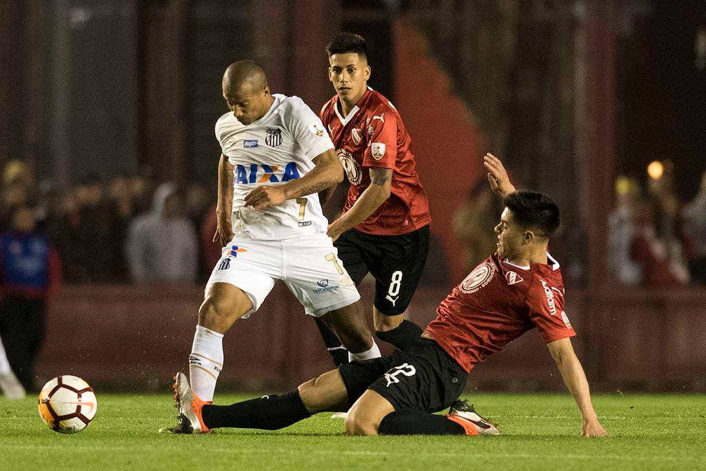 Presidente José Carlos Peres nega erro do Santos e diz que sistema online da Conmebol liberava uso de Carlos Sánchez