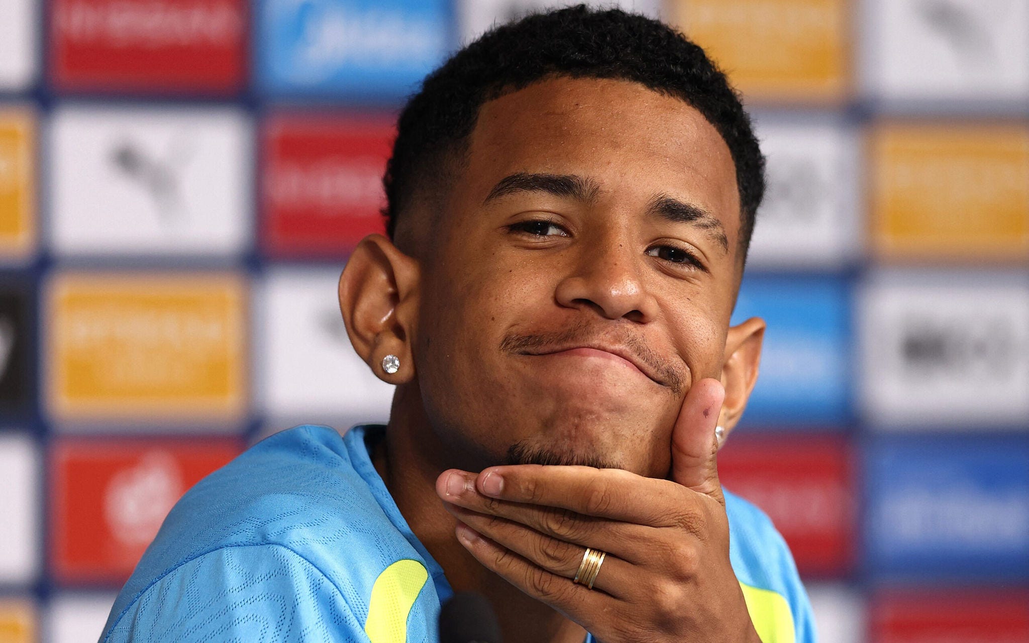 Savinho deve ficar com a vaga que estava reservada para Neymar (Foto: Darren Staples/AFP)